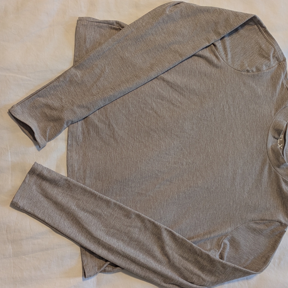 Cropped Athletic Long Sleeve Tee Excellent Condition FLX
